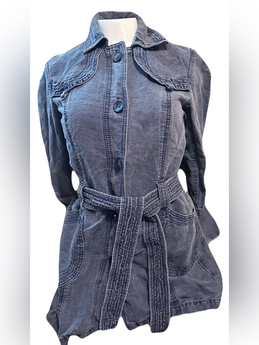 BANANA REPUBLIC - Long Blue
Jean Jacket Gray Button-Front Jacket